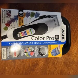 Wahl Color Pro Plus Haircutting Kit - Black and White